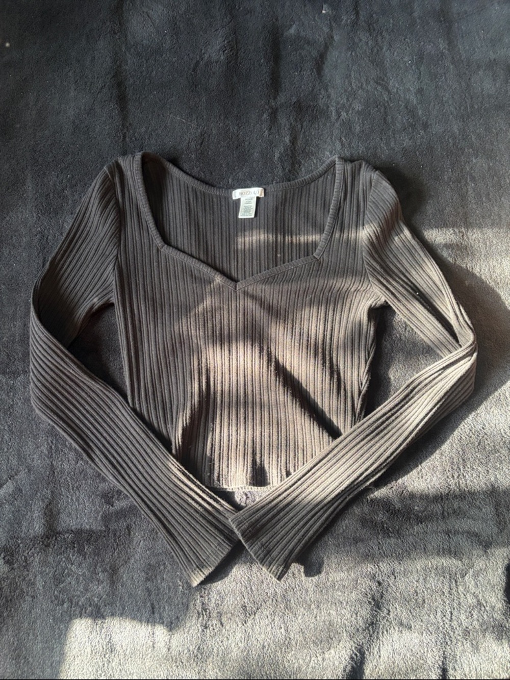 Ribbed Long Sleeve V-Neck Crop Top - Black